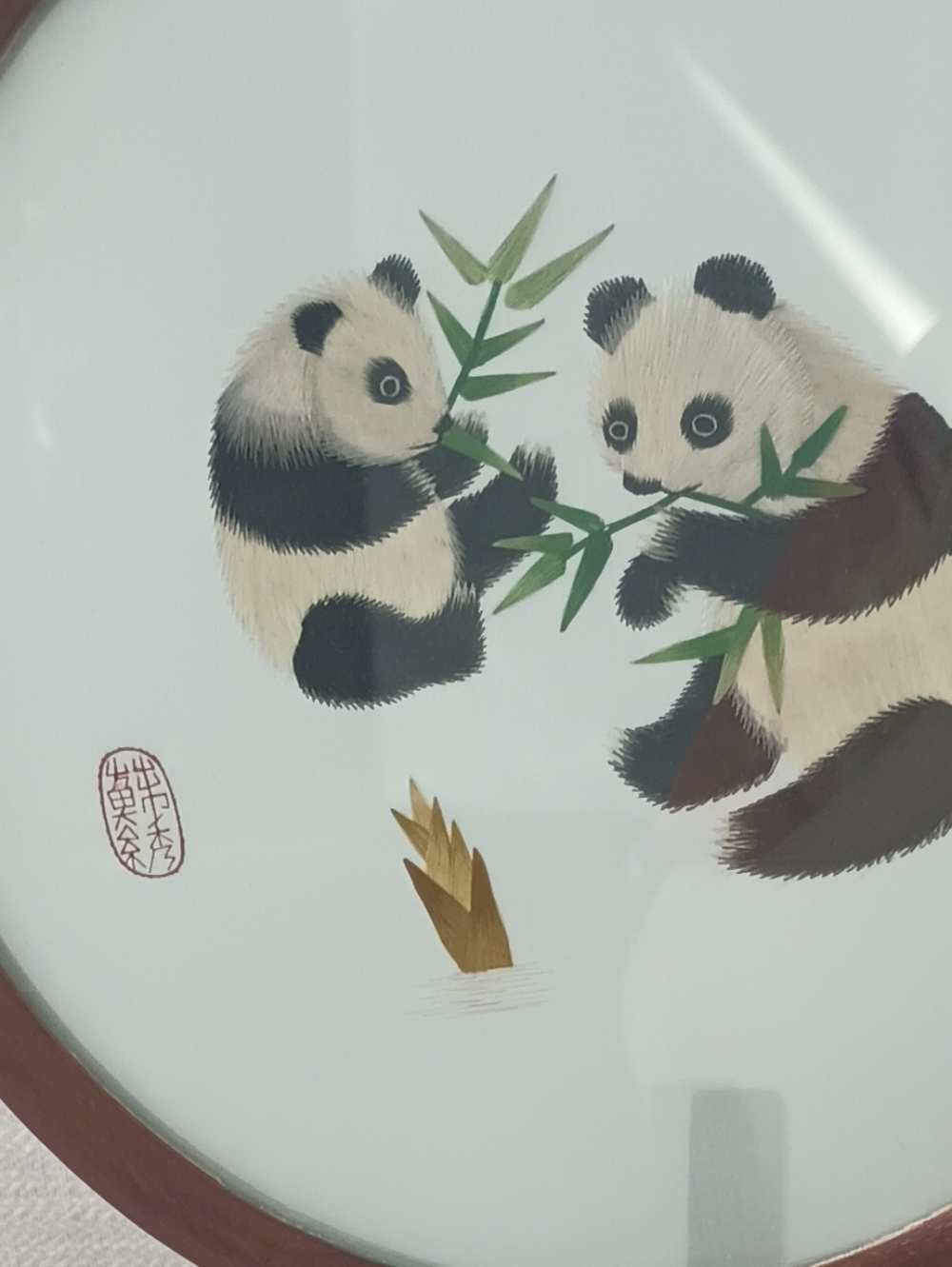 Round Embroidered Silk Panda Table Screen - Picture 2 of 10
